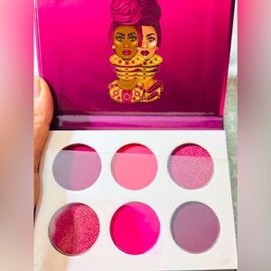 THE BERRIES BY JUVIA‘S 6 COLORS PRESSED PIGMENT PALETTE